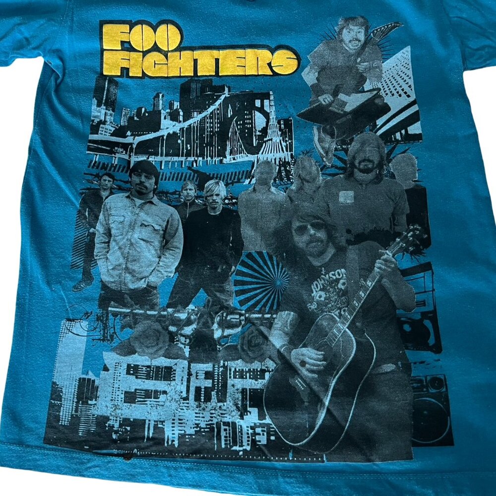 🌸4/$20🌸 Foo Fighters V-Neck T-Shirt